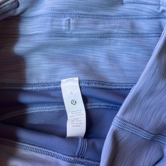 Lululemon blue heather align leggings, with pockets on side, 4P - Picture 3 of 4